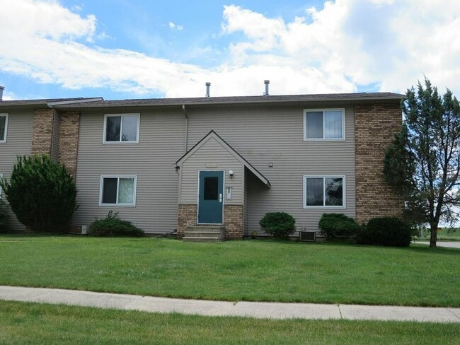 Building Photo - 4932 DuBois Dr Unit 1