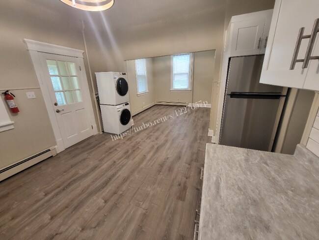 Photo - 254 Woodbridge Ave Unit 1