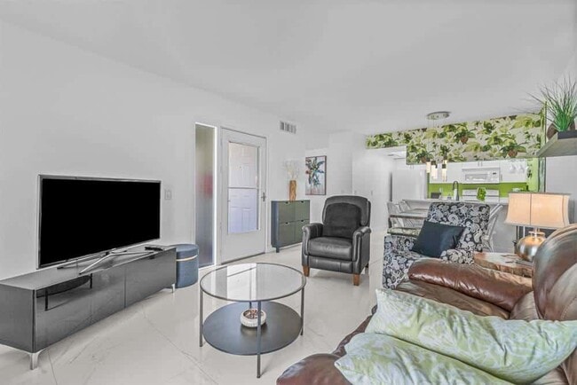 Photo - 154 Waterside Dr Unit 154