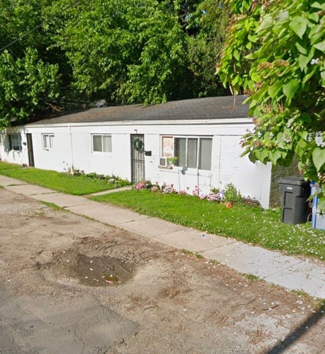 Building Photo - Holmes1644 Unit A