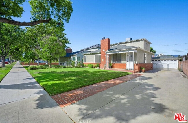 Building Photo - 848 N Valley St Rental