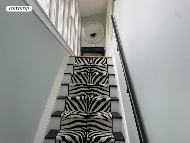 Photo - 86 Runnymede Dr