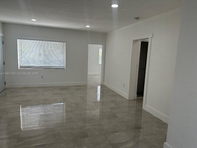 Photo - 7115 Rue Granville Unidad C