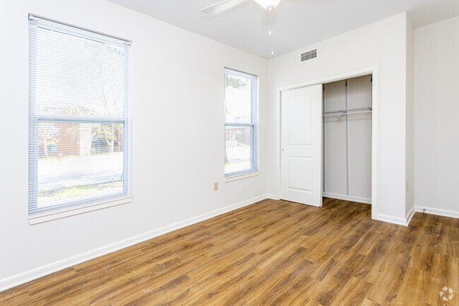 2BR, 1BA - 1,010 SF - Bedroom
