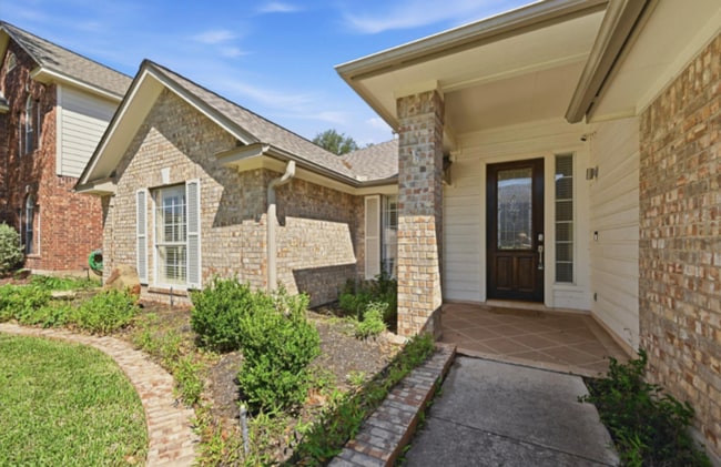 Photo - 905 Hunter's Creek Dr