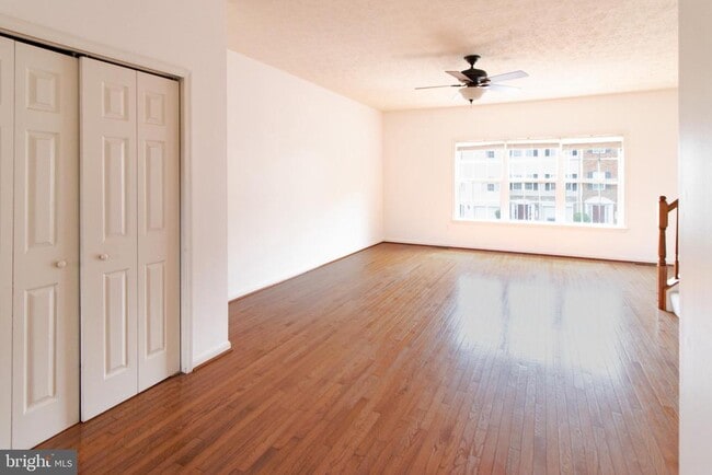 Photo - 104 Stingray Ct