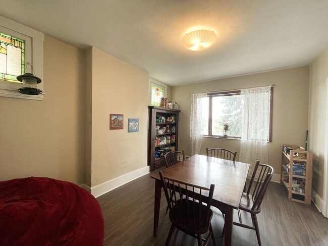 Photo - 1526 Fernleaf St