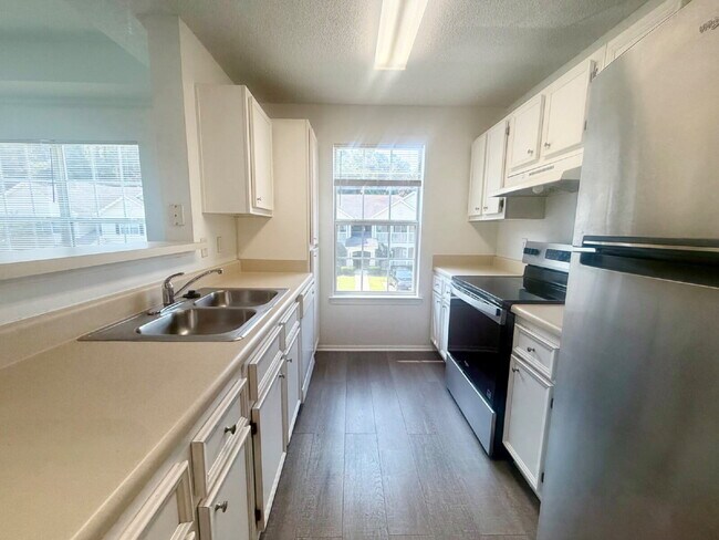 Photo - Spacious, One Bedroom Apartment W/ a Balcony! Unidad D220