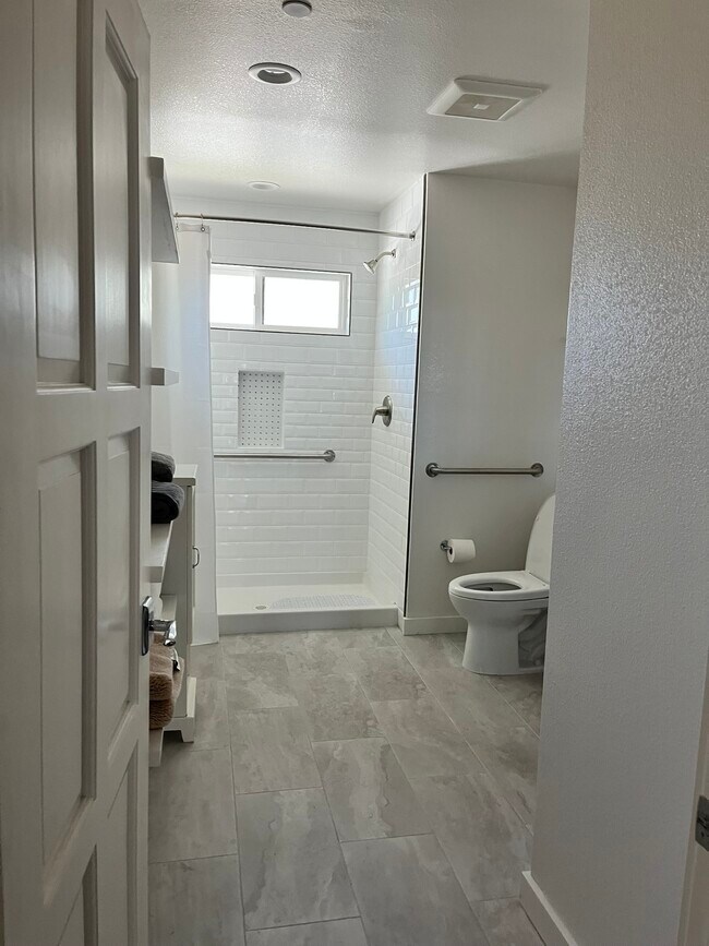 Photo - 906 Mustang Ct Unidad A