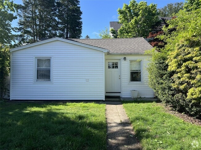 Building Photo - 6 Rusco St Rental