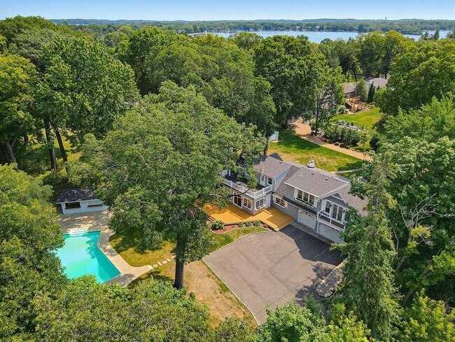 2615 Shadywood Rd