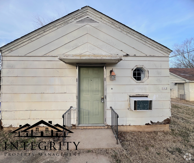 Building Photo - Newly Renovated Duplex Rental