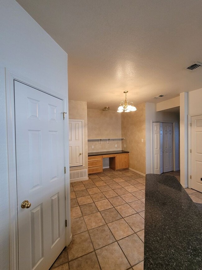 3601 Dustin Ct