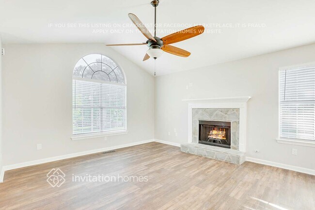 Photo - 132 Ridgefield Dr