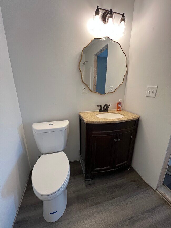 Photo - 104 Epworth St