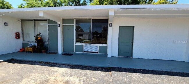 Photo - 421 E KENNEDY Blvd