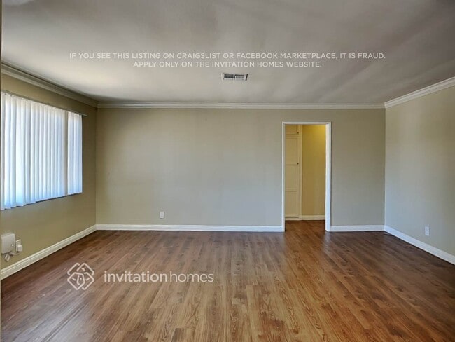 Photo - 12000 Lorne St