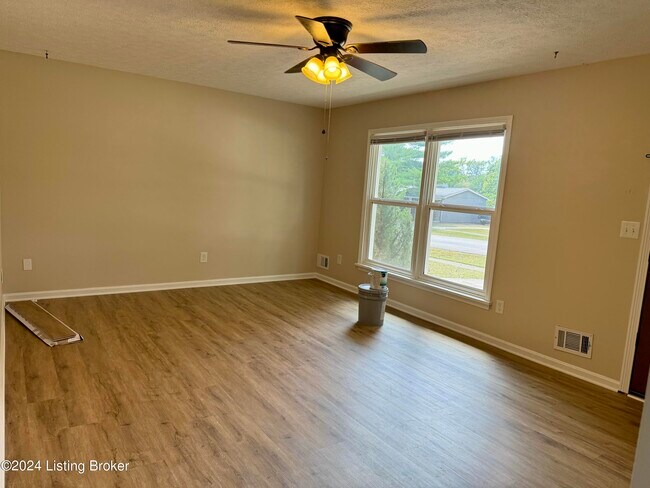 Photo - 8413 Cloverport Dr
