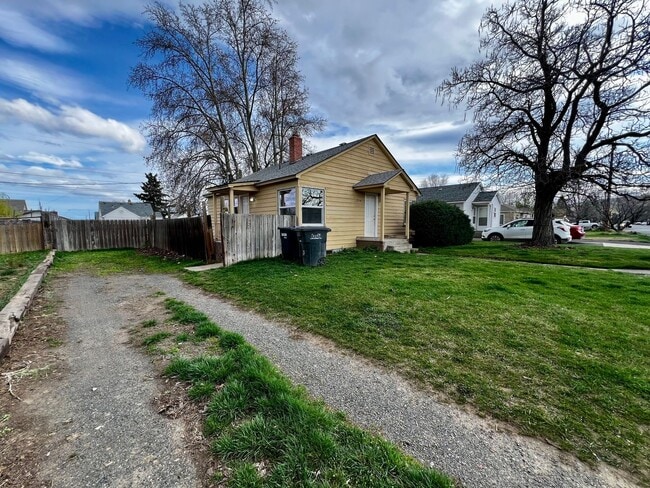 Photo - Non-refundable fee & security deposit total: $1275.00