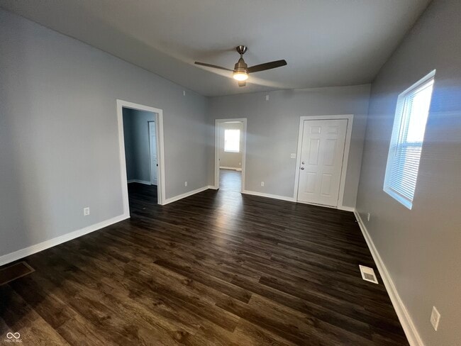 Photo - 2121 Webb St