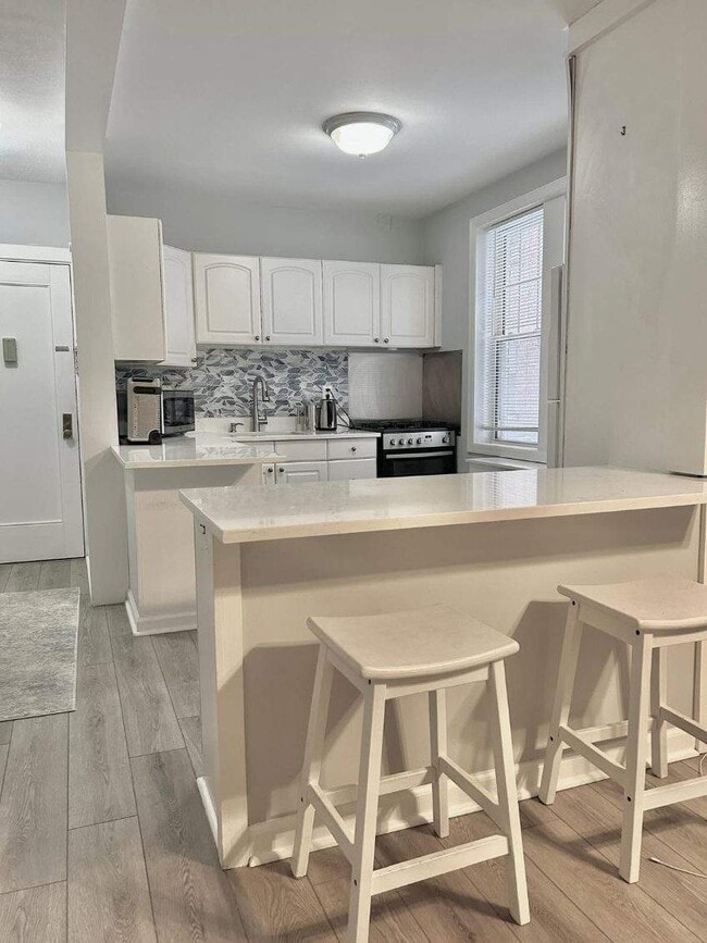 Building Photo - 639 Summer St Unit 15