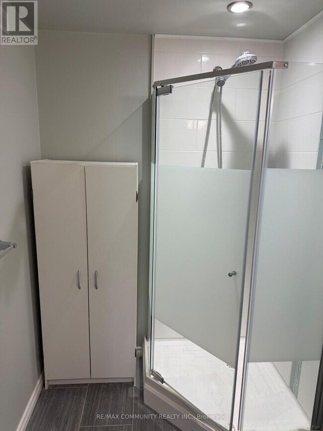 Photo - 327 Mantle Ave