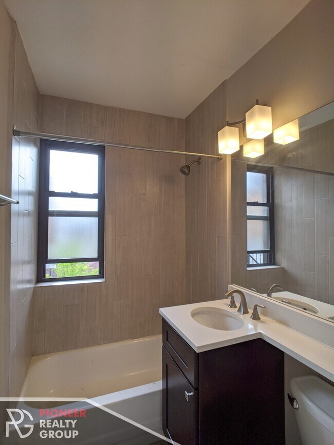 Photo - 2832 W Palmer St Unit 206