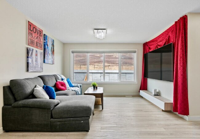 Photo - 125 Evansridge Pl NW Unit ID1303240P