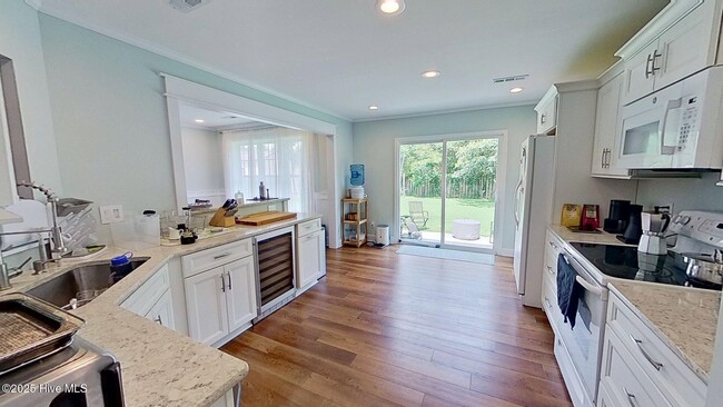 Photo - 7106 Haven Way
