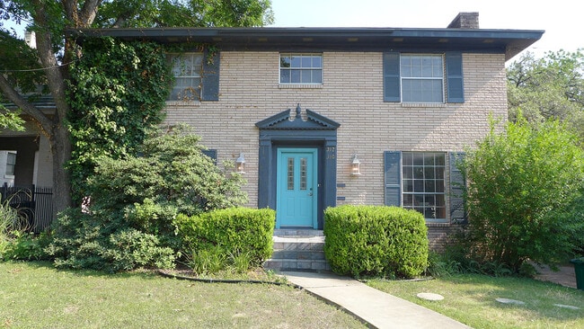 Photo - 310 West Mistletoe Avenue