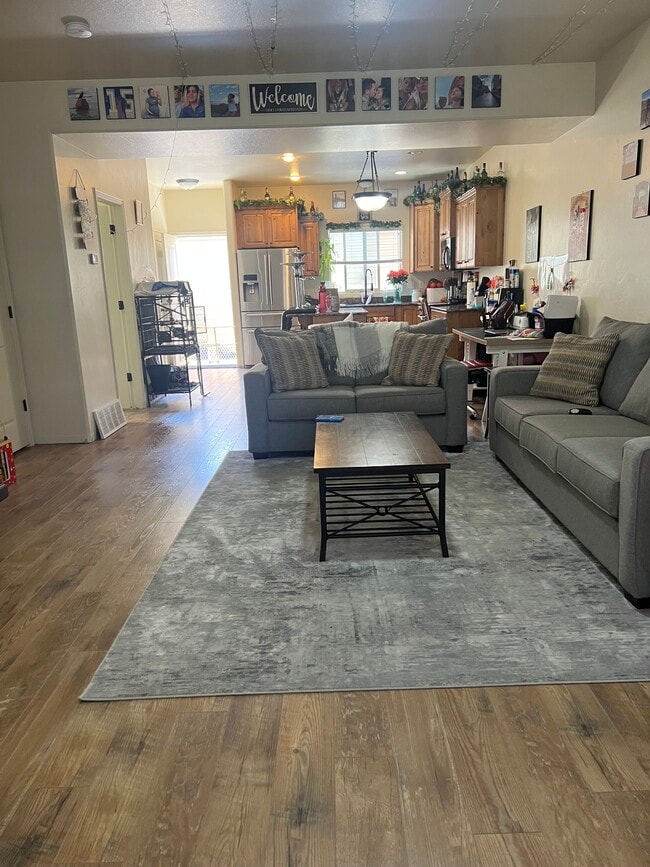 Photo - 490 E 700 S Unidad 520