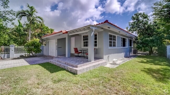 Building Photo - 1115 Madrid St Rental