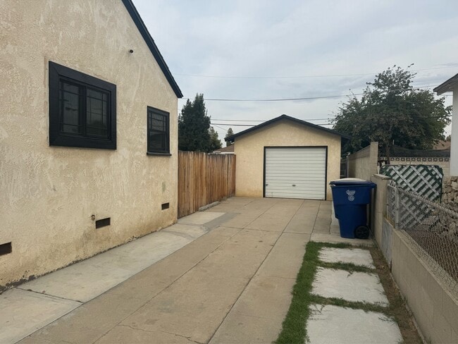 Photo - 12 Western Dr