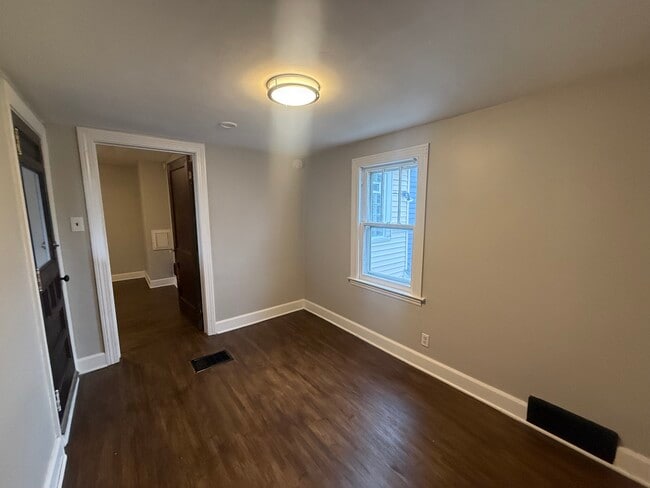 Photo - 34 Sunset St Unit Upper