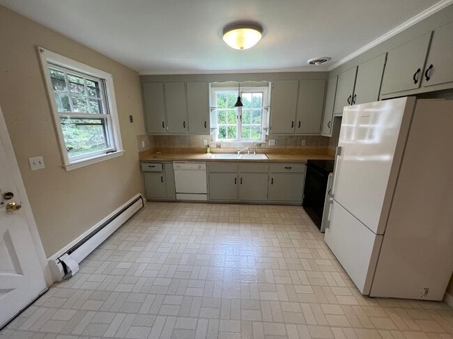 Photo - 48 River Ave Unit 3