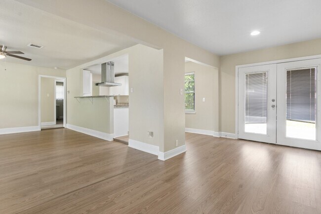 Photo - 216 Bearle St