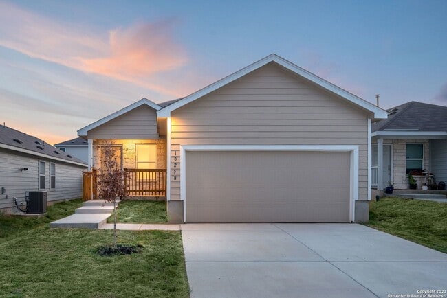 Building Photo - This beautiful single-story home has 4 bedrooms, 2 baths, vinyl flooring throughout, an open floo...