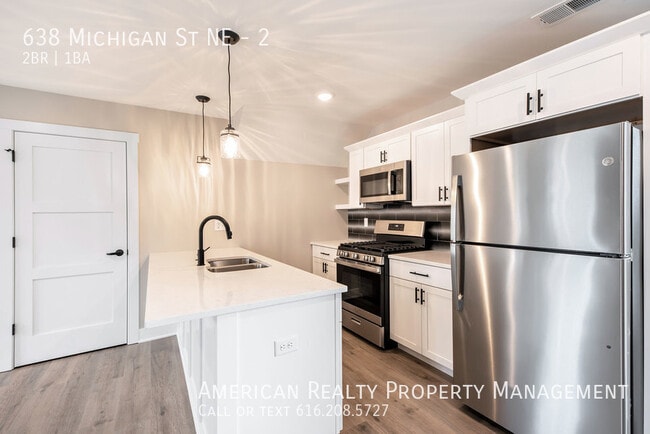 Photo - 638 Michigan St NE Unidad 2