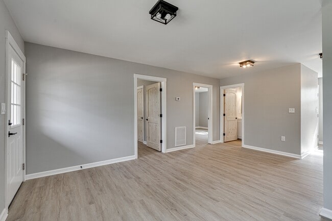 Photo - 544 E Maryland Ave