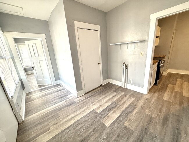 Photo - 602 B St NW