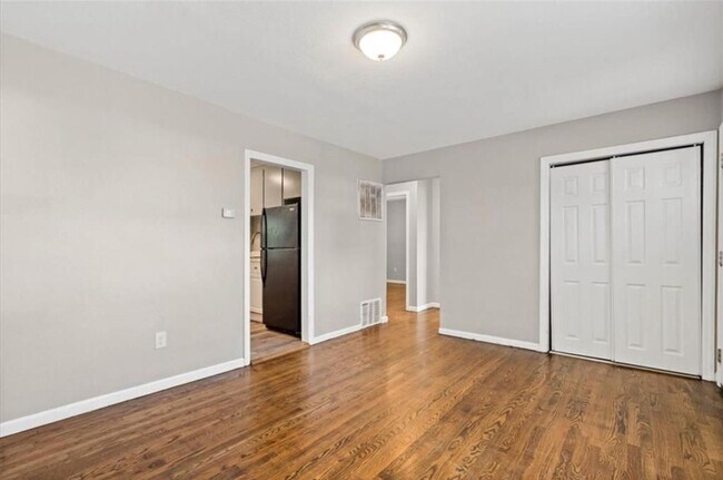 Photo - 2 bed one bath very nice house