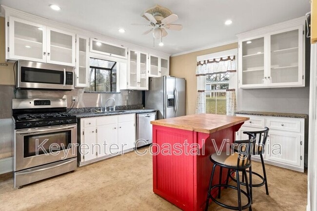 Photo - 227 James St