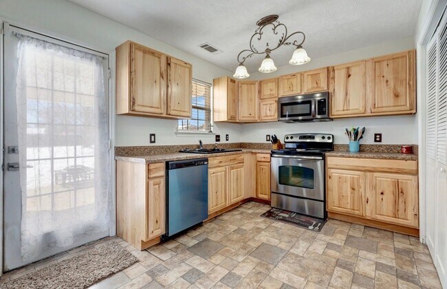 Photo - 102 Fresca Ct