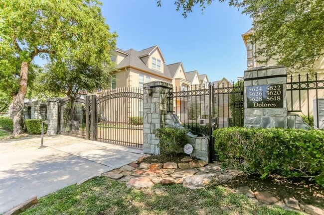 Photo - 5622 Dolores St