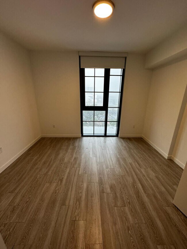 Photo - 139 NW 28th St Unidad A2