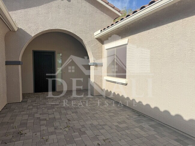 Photo - 2778 E Courtney St