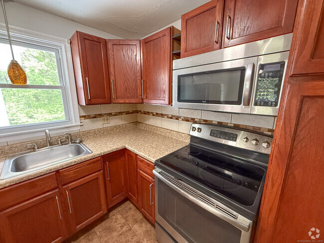 Building Photo - 15 Trout Brook Rd Rental