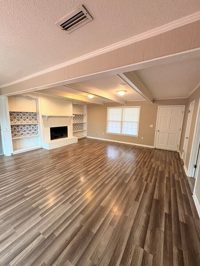 Photo - 102 Navaho Dr