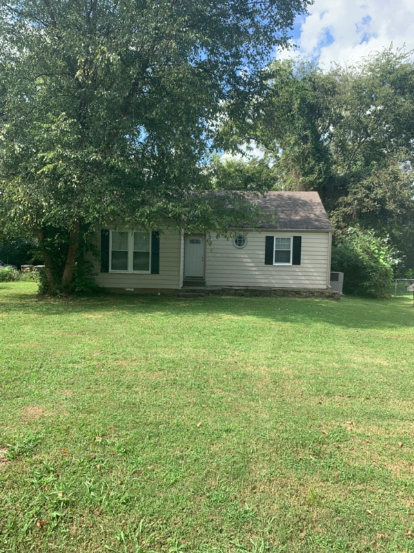 Building Photo - 302 Kent Rd