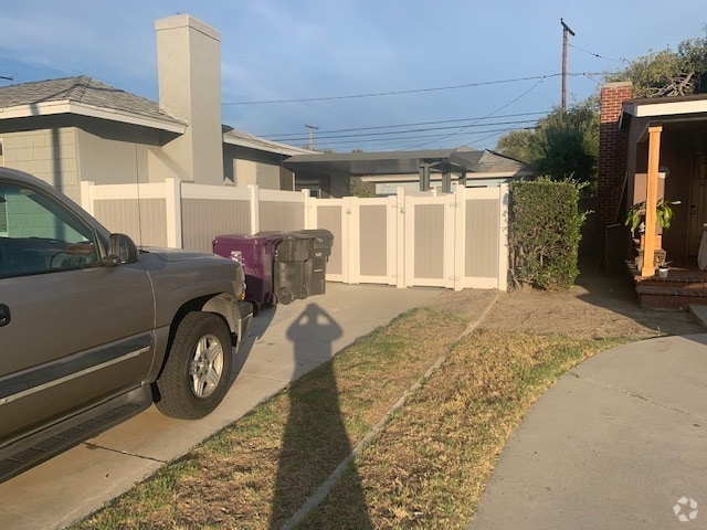 Building Photo - 2754 Foreman Ave Unit adu Rental